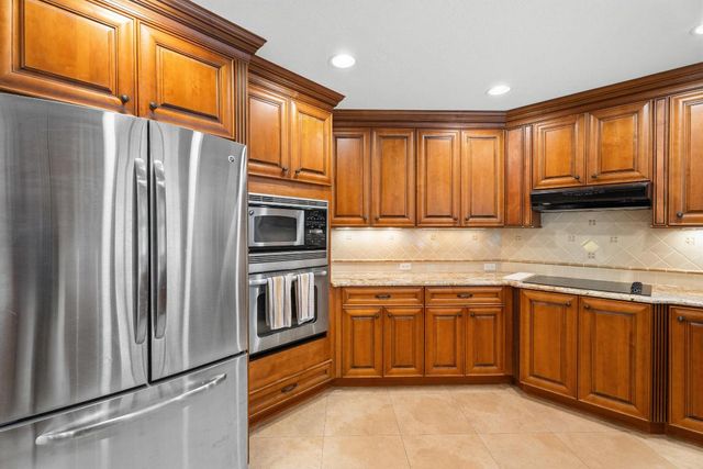 8107 Damascus Drive, Palm Beach Gardens, FL 33418