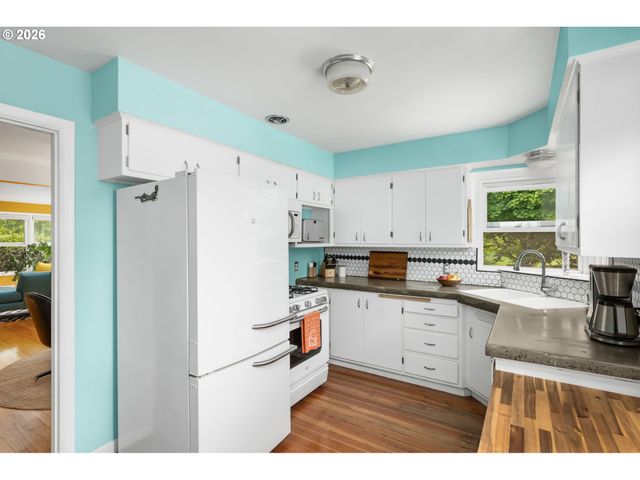 6110 Ne 41ST Ave, Portland, OR 97211