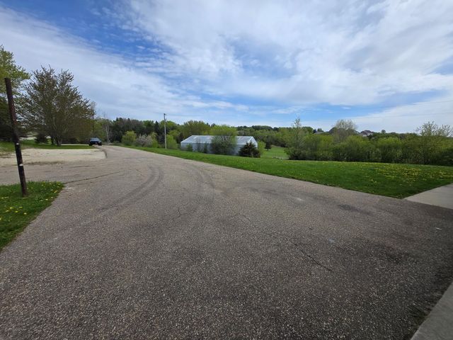 7670 18th Avenue NW, Rochester, MN 55901