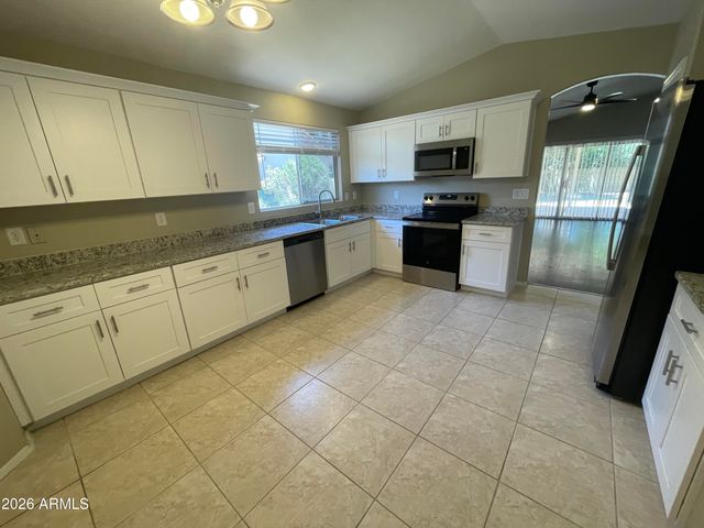 706 S GOLDEN KEY Street, Gilbert, AZ 85233