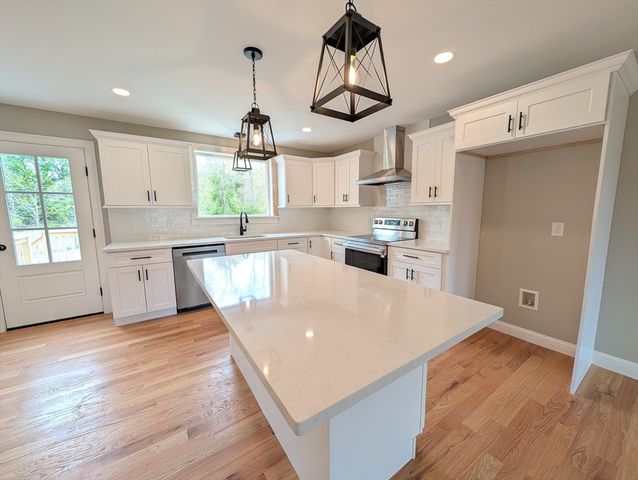 5 Tyler Ave, Wareham, MA 02538