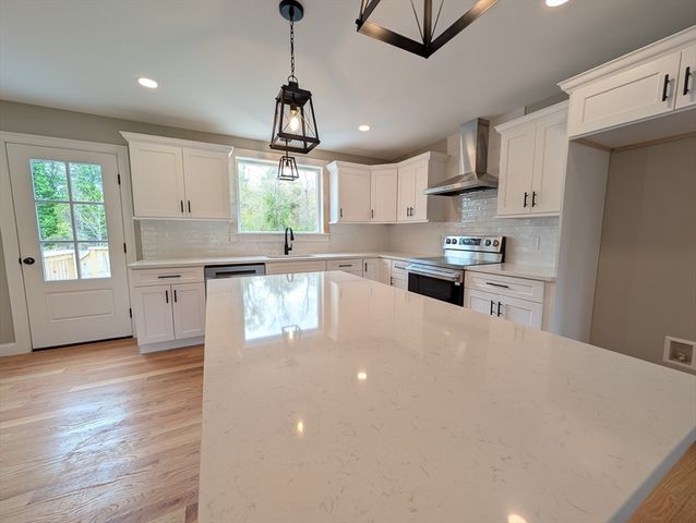 5 Tyler Ave, Wareham, MA 02538