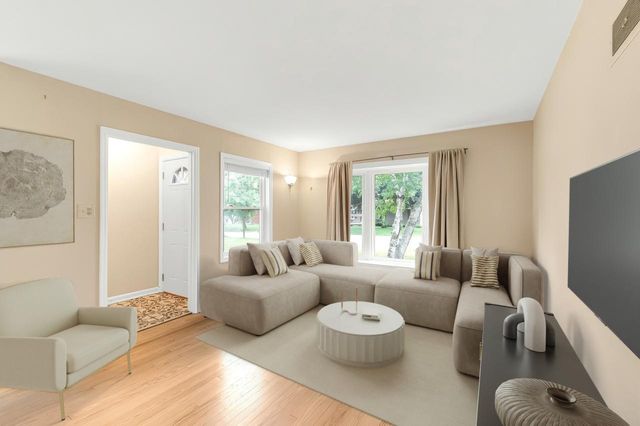 4328 Raymir PLACE, Wauwatosa, WI 53222