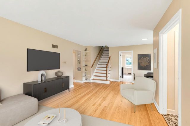 4328 Raymir PLACE, Wauwatosa, WI 53222
