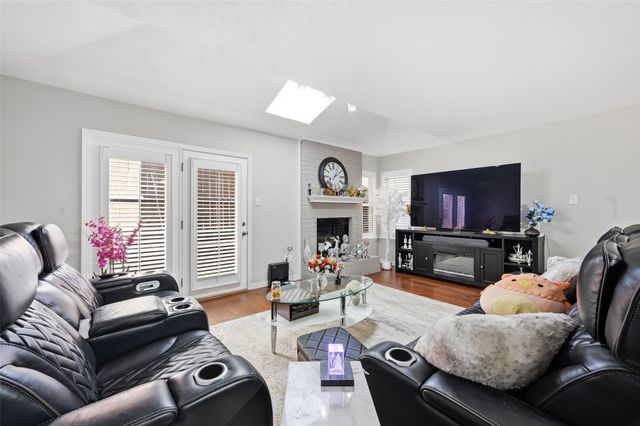 104 Morrow Drive, Bedford, TX 76021