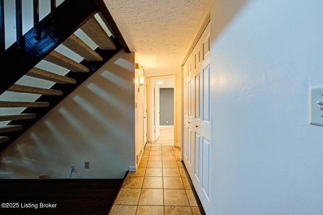 3803 Bigelow Dr, Jeffersontown, KY 40299