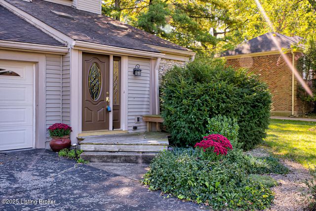 3803 Bigelow Dr, Jeffersontown, KY 40299