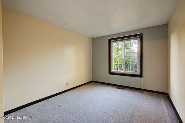 3803 Bigelow Dr, Jeffersontown, KY 40299