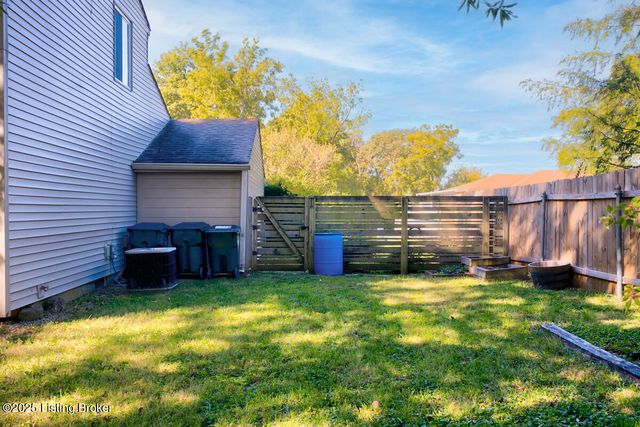 3803 Bigelow Dr, Jeffersontown, KY 40299