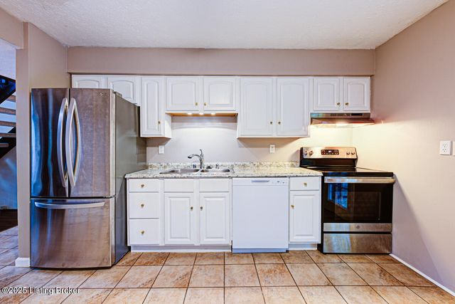 3803 Bigelow Dr, Jeffersontown, KY 40299