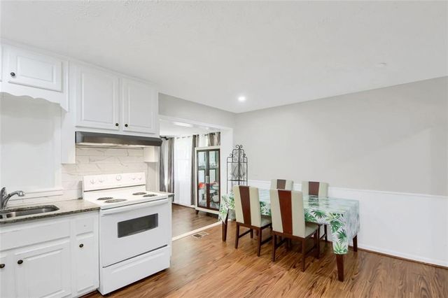 847 MEADOW ROCK Drive, Stone Mountain, GA 30083