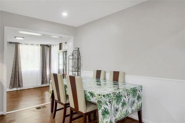 847 MEADOW ROCK Drive, Stone Mountain, GA 30083