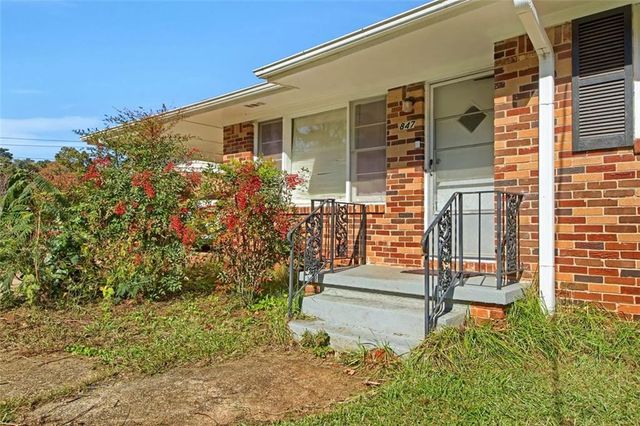 847 MEADOW ROCK Drive, Stone Mountain, GA 30083