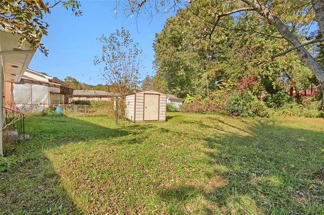 847 MEADOW ROCK Drive, Stone Mountain, GA 30083