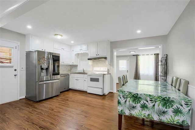 847 MEADOW ROCK Drive, Stone Mountain, GA 30083