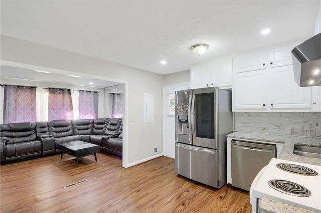 847 MEADOW ROCK Drive, Stone Mountain, GA 30083