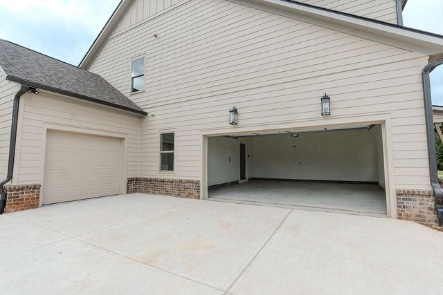 388 Races Road, Hoschton, GA 30548