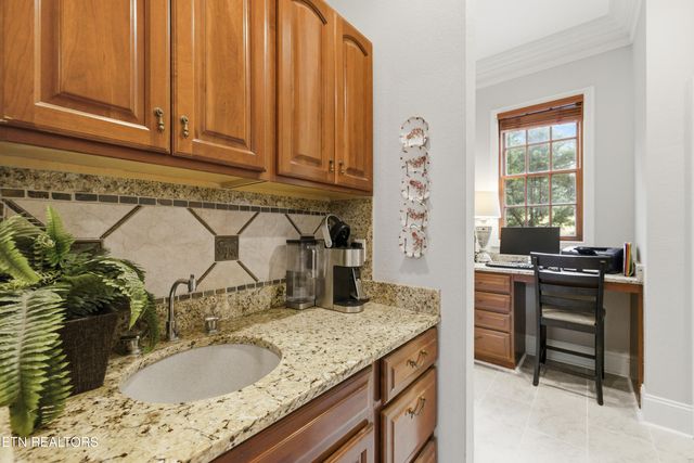 1818 Calgary Falls Lane, Knoxville, TN 37931