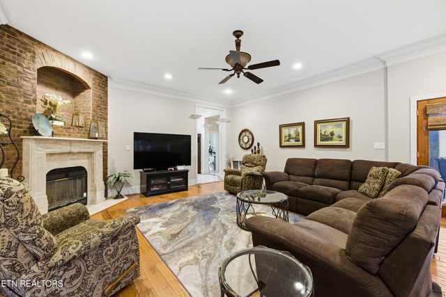 1818 Calgary Falls Lane, Knoxville, TN 37931