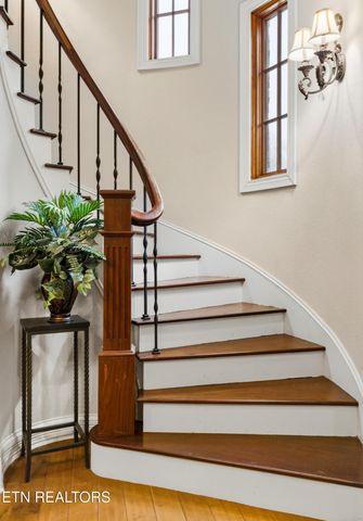 1818 Calgary Falls Lane, Knoxville, TN 37931