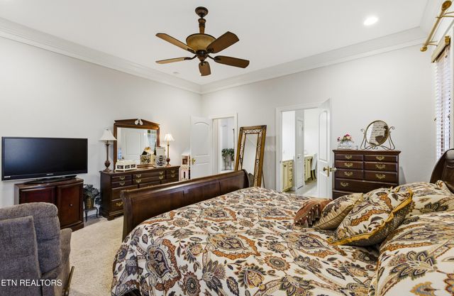 1818 Calgary Falls Lane, Knoxville, TN 37931