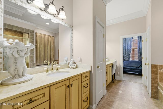 1818 Calgary Falls Lane, Knoxville, TN 37931