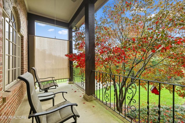 1818 Calgary Falls Lane, Knoxville, TN 37931