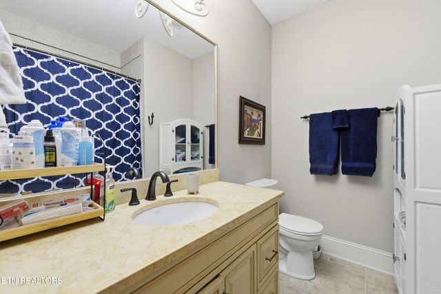 1818 Calgary Falls Lane, Knoxville, TN 37931