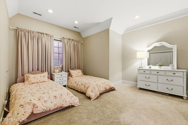 1818 Calgary Falls Lane, Knoxville, TN 37931