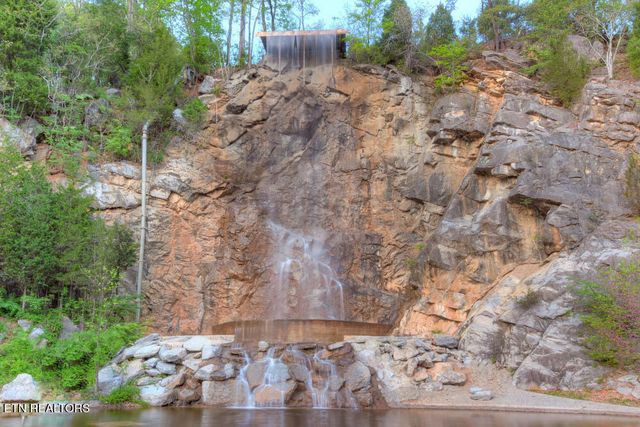 1818 Calgary Falls Lane, Knoxville, TN 37931