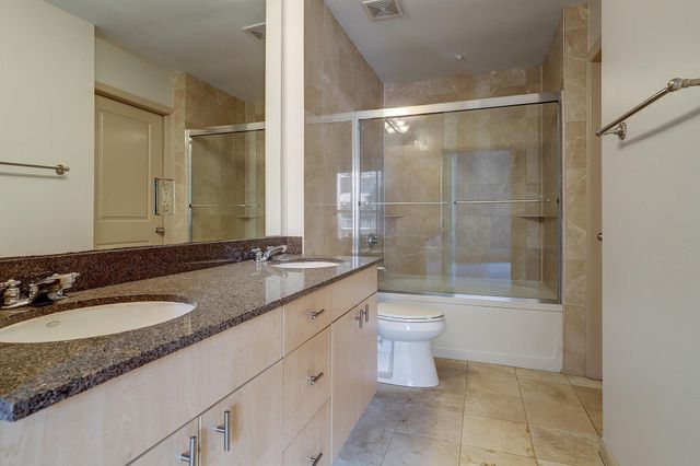 3505 Sage Road 207, Houston, TX 77056