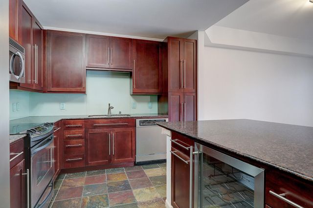 3505 Sage Road 207, Houston, TX 77056