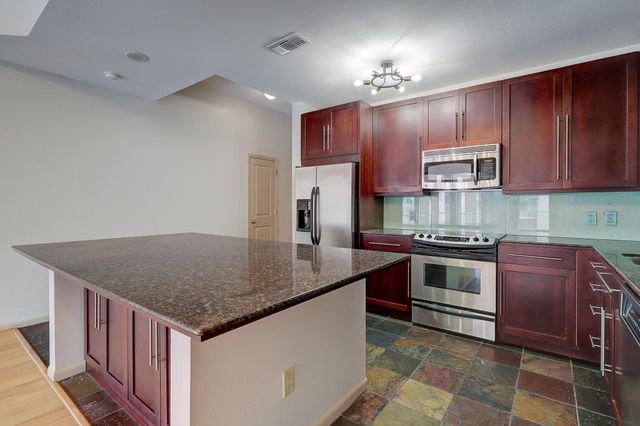 3505 Sage Road 207, Houston, TX 77056