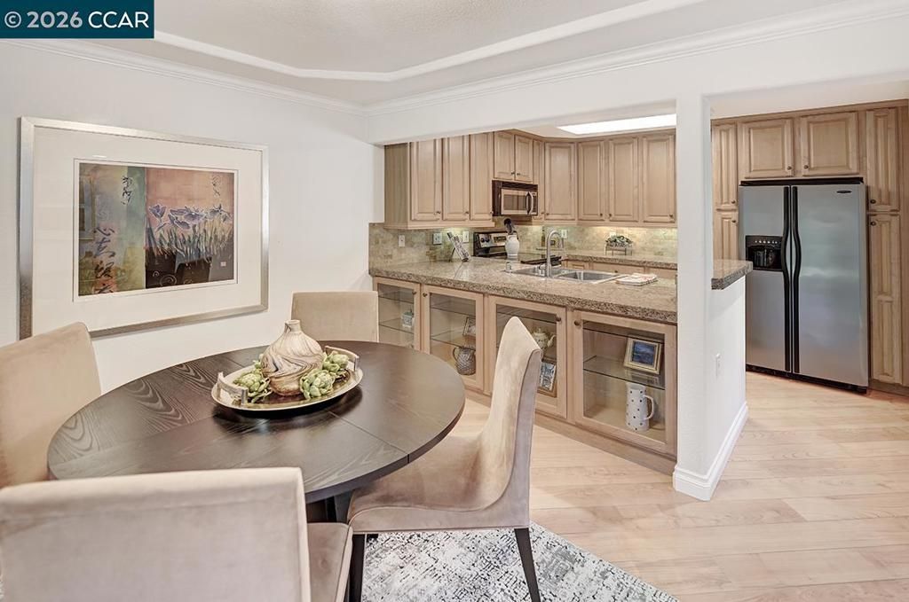 Image 10 of property listing at 1332 Running Springs Rd 2, Walnut Creek, CA 94595