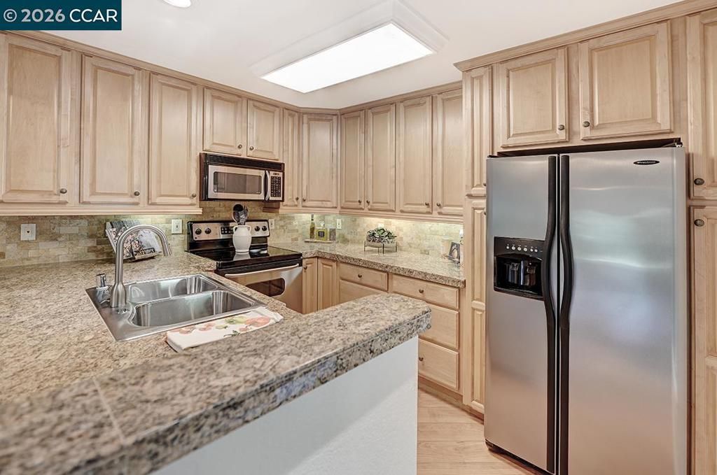 Image 12 of property listing at 1332 Running Springs Rd 2, Walnut Creek, CA 94595