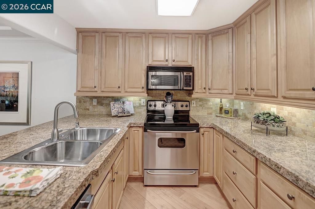 Image 13 of property listing at 1332 Running Springs Rd 2, Walnut Creek, CA 94595