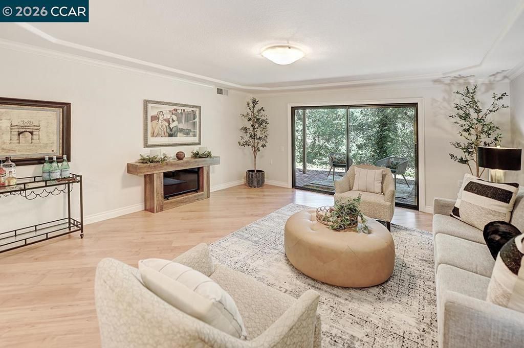 Image 15 of property listing at 1332 Running Springs Rd 2, Walnut Creek, CA 94595