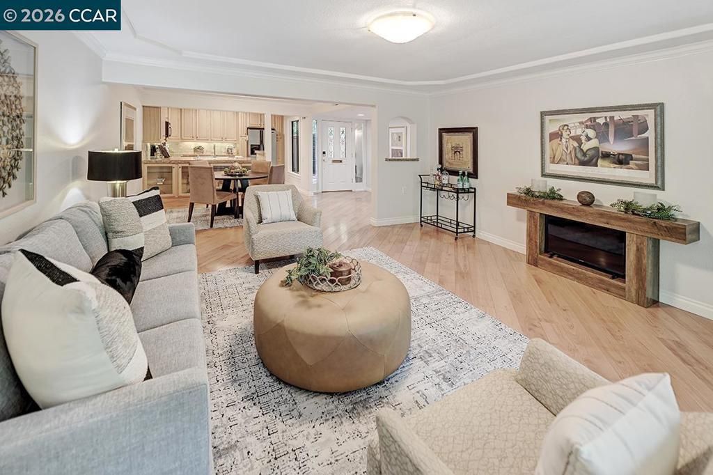 Image 25 of property listing at 1332 Running Springs Rd 2, Walnut Creek, CA 94595