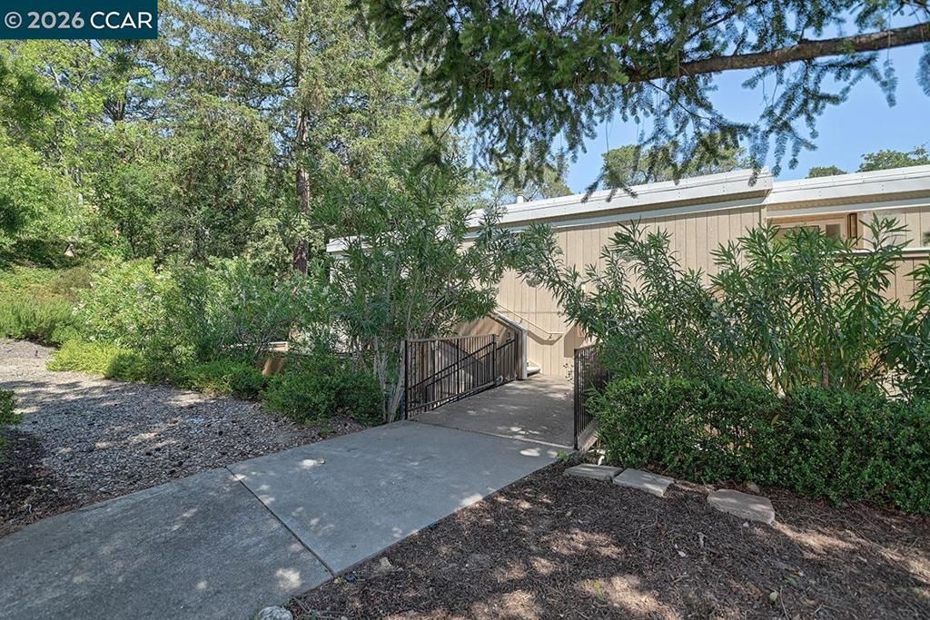 Image 43 of property listing at 1332 Running Springs Rd 2, Walnut Creek, CA 94595