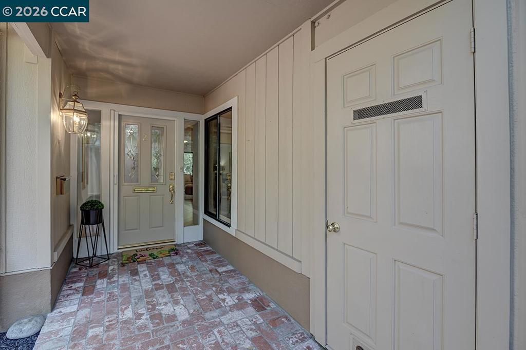 Image 7 of property listing at 1332 Running Springs Rd 2, Walnut Creek, CA 94595