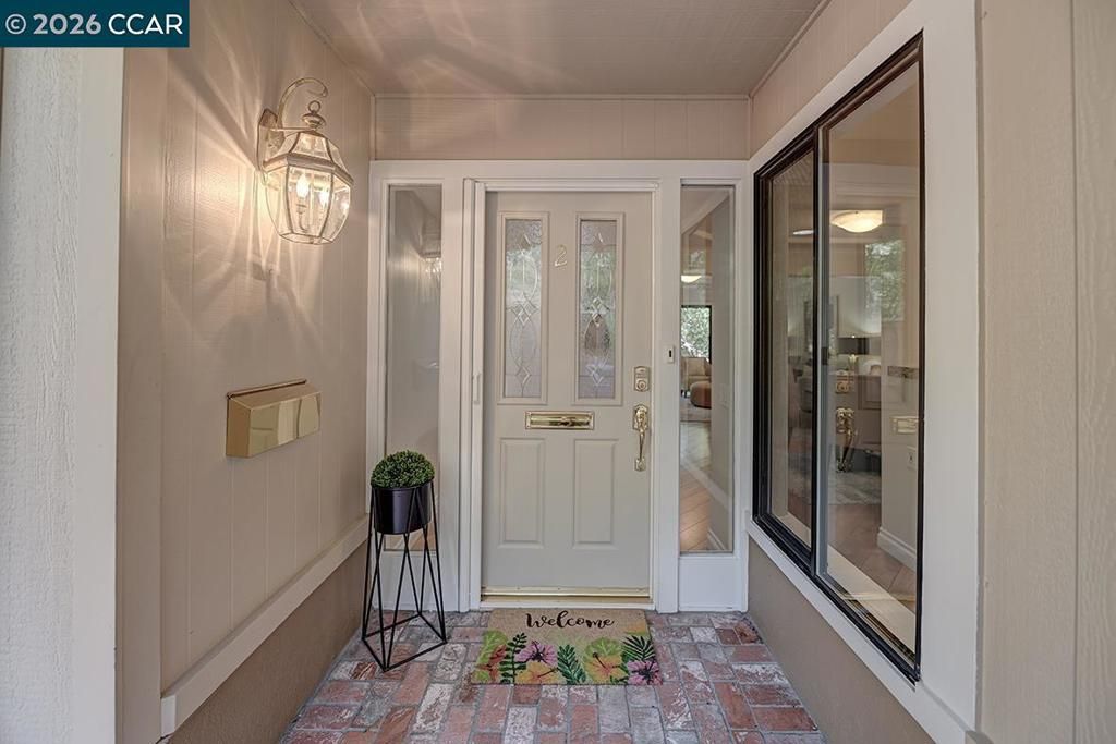 Image 8 of property listing at 1332 Running Springs Rd 2, Walnut Creek, CA 94595
