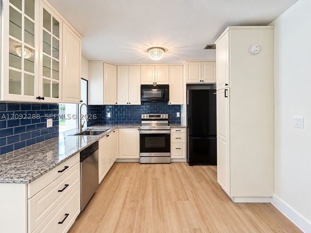 3700 NW 2nd Ct 1, Boca Raton, FL 33431