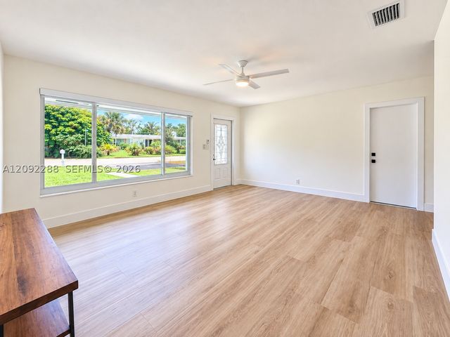 3700 NW 2nd Ct 1, Boca Raton, FL 33431
