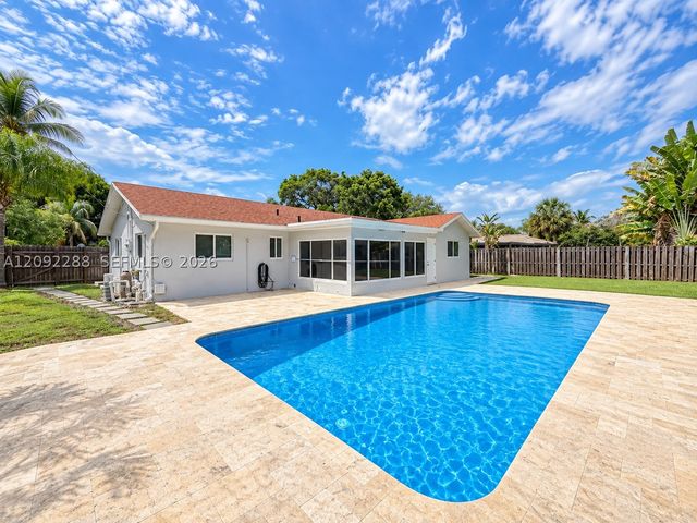 3700 NW 2nd Ct 1, Boca Raton, FL 33431