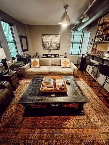 700 Church St Apt 908, Nashville, TN 37203
