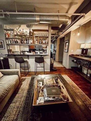 700 Church St Apt 908, Nashville, TN 37203