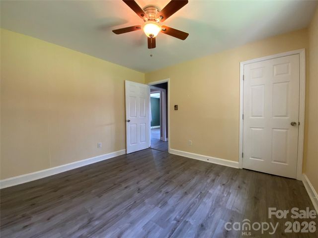 325 Glenwood Drive, Mooresville, NC 28115