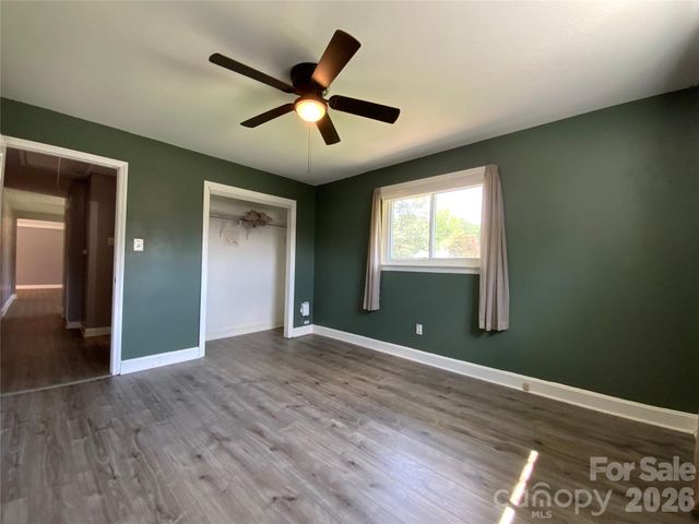 325 Glenwood Drive, Mooresville, NC 28115
