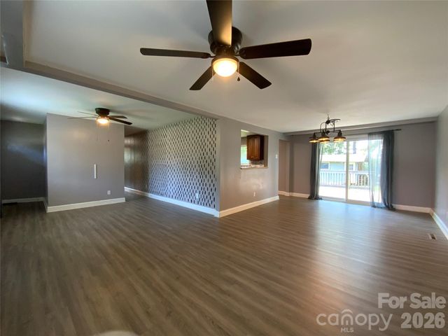 325 Glenwood Drive, Mooresville, NC 28115