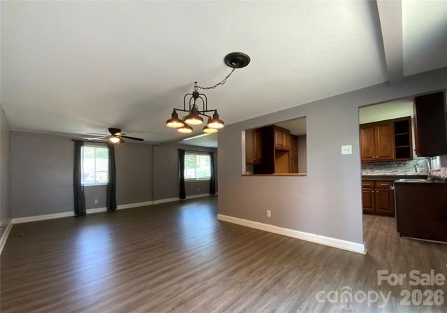 325 Glenwood Drive, Mooresville, NC 28115